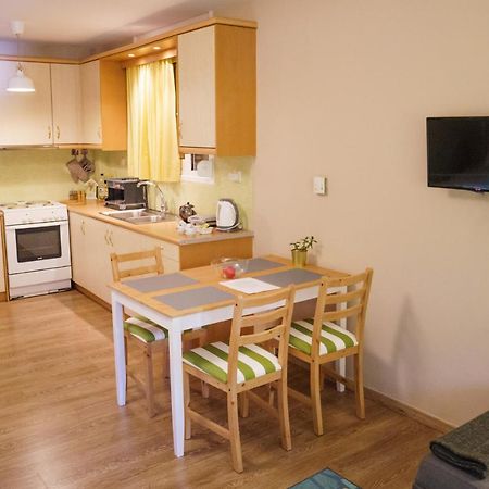 Yiannis Apartments 1 이오아니아 외부 사진