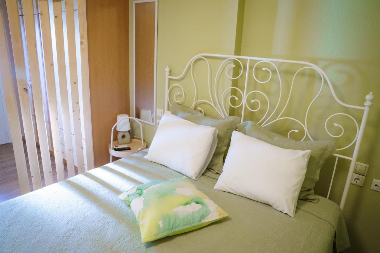 Yiannis Apartments 1 이오아니아 외부 사진