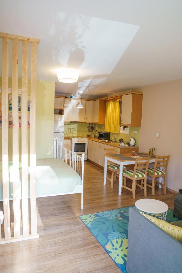 Yiannis Apartments 1 이오아니아 외부 사진
