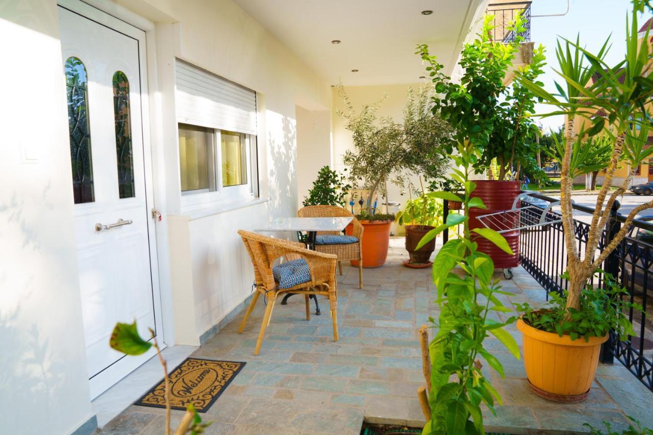 Yiannis Apartments 1 이오아니아 외부 사진