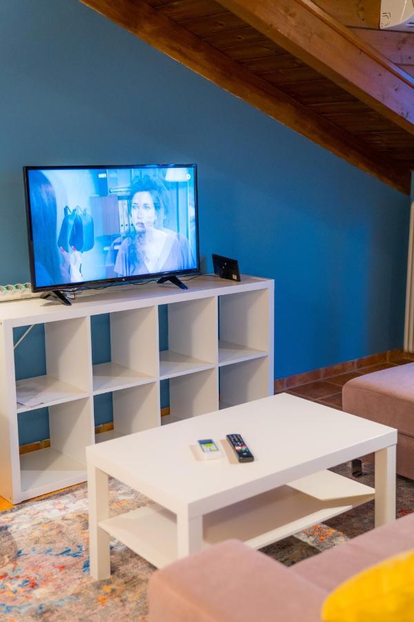 Yiannis Apartments 1 이오아니아 외부 사진